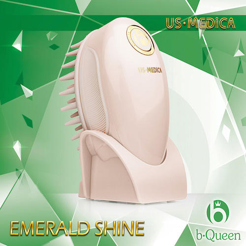 Прибор для мытья и массажа головы US Medica Emerald Shine (розовый) (US Medica) Прибор для мытья и массажа головы US Medica Emerald Shine (розовый) (US Medica)Массажеры<br>Прибор для мытья головы имитирует движения пальцев рук, что гараздо эффективнее, чем мытье руками, так как пальчиковые насадки удаляют излишки кожного сала, воздействуя на корни, укрепляя волосы. Массаж головы специальной насадкой расслабляет и снимает стресс.<br><br>Пол: Женский