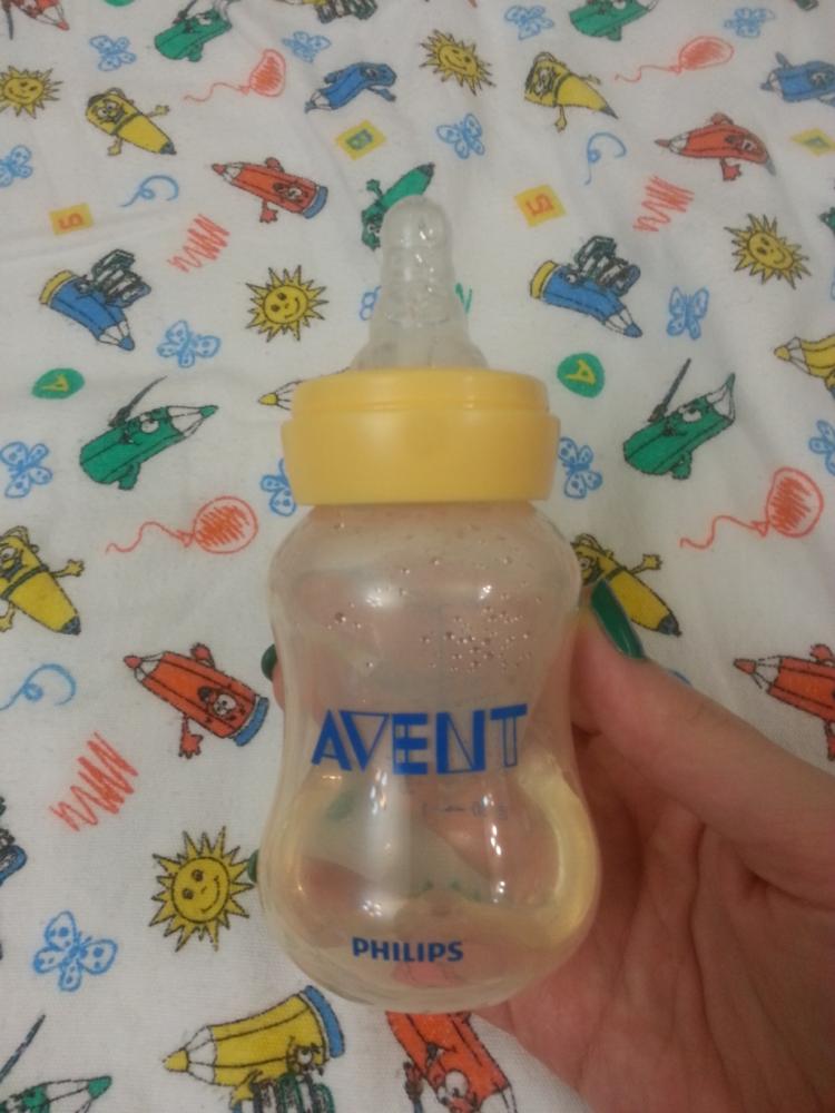 Как выглядит бутылочка. Бутылочки с соской для новорожденных. Соска на бутылку. Пустышка для бутылочки.