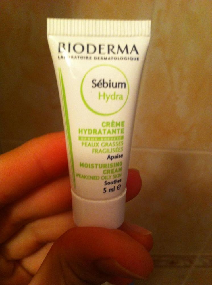 Bioderma sebium sensitive крем. Биодерма Себиум гидра крем. Крем после бритья для женщин от раздражения в зоне.