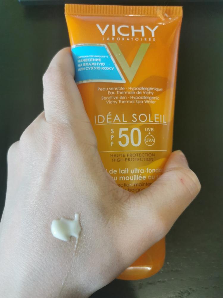 Capital soleil 50 мл vichy. Тающая эмульсия виши СПФ 50. Vichy Capital Soleil SPF 50 эмульсия. Vichy идеал солей с/з эмульсия тающая spf50 (wet Skin) 200мл. Виши ideal Soleil эмульсия wet Skin солнцезащ тающая SPF 50 200мл*.