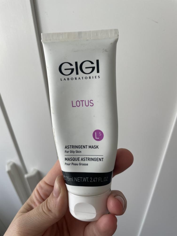 Маска gigi отзывы. Gigi / ester c Beauty Astringent Mask / маска поростягивающая для жирной кожи, 75 мл. Gigi Lotus. Маска Lotus Gigi картинки для статуса. Крем Gigi Lotus отзывы.