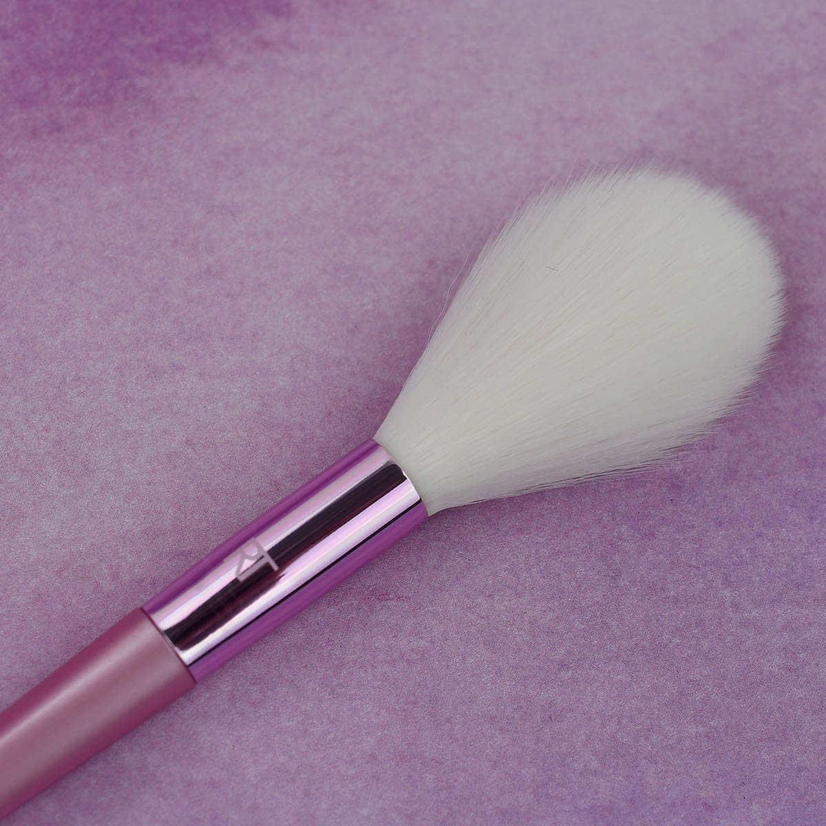 Реал Техникс Кисть для хайлайтера, 1 шт (Real Techniques, Cashmere Dreams) фото 1