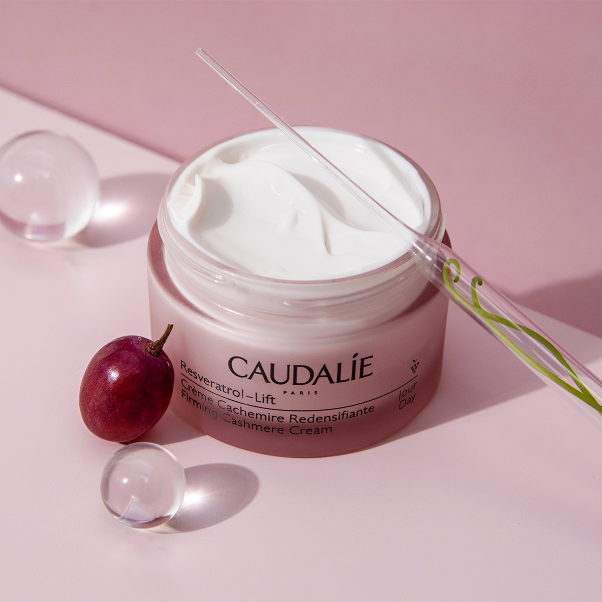 Кодали Укрепляющий дневной крем-кашемир Firming Cashmere Cream, 50 мл (Caudalie, Resveratrol Lift) Кодали Укрепляющий дневной крем-кашемир Firming Cashmere Cream, 50 мл (Caudalie, Resveratrol Lift) фото 1