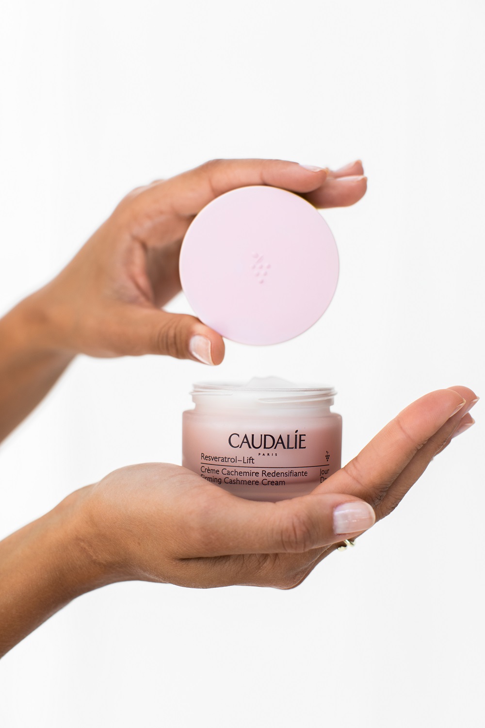 Кодали Укрепляющий дневной крем-кашемир Firming Cashmere Cream, 50 мл (Caudalie, Resveratrol Lift) Кодали Укрепляющий дневной крем-кашемир Firming Cashmere Cream, 50 мл (Caudalie, Resveratrol Lift) фото 3