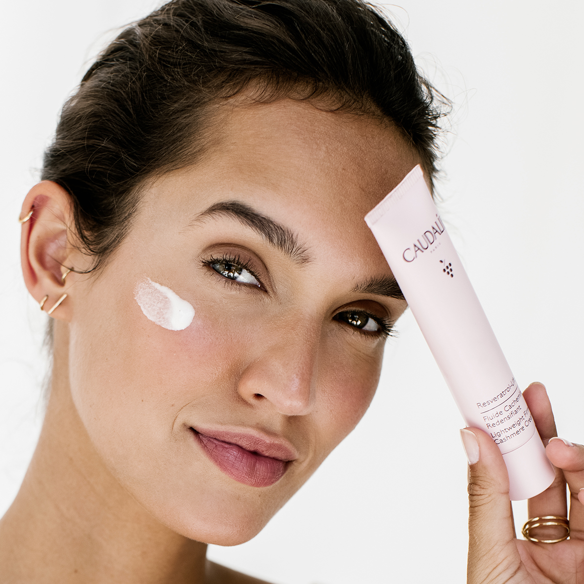 Кодали Укрепляющий дневной флюид с кашемировой текстурой Lightweight Firming Cashmere Cream, 40 мл (Caudalie, Resveratrol Lift) Кодали Укрепляющий дневной флюид с кашемировой текстурой Lightweight Firming Cashmere Cream, 40 мл (Caudalie, Resveratrol Lift) фото 2