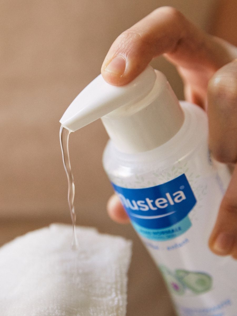 Мустела Очищающая вода для новорожденных и детей, не требует смывания, 300 мл (Mustela, Bebe - ежедневная гигиена) Мустела Очищающая вода для новорожденных и детей, не требует смывания, 300 мл (Mustela, Bebe - ежедневная гигиена) фото 2