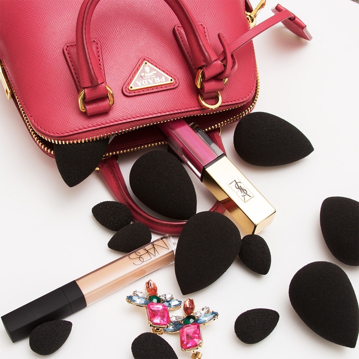 Бьюти-блендер Набор черных спонжей Pro в тубусе, 10 шт (Beautyblender, Спонжи) фото 1