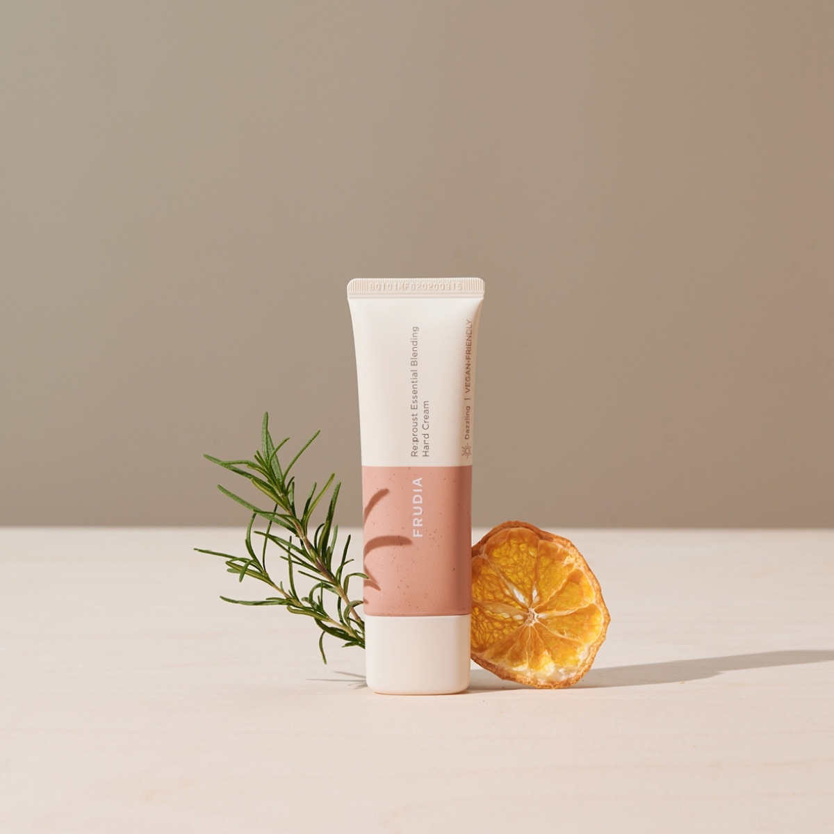 Фрудиа Крем для рук с мандарином и розмарином  Фрудиа Крем для рук с мандарином и розмарином