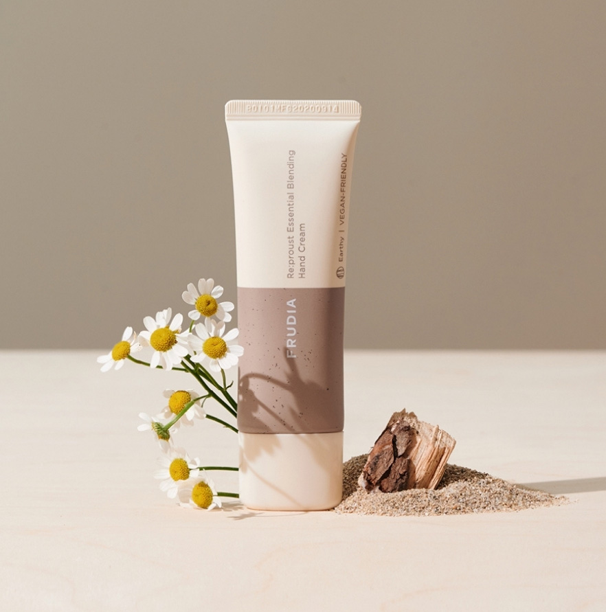 Фрудиа Крем для рук с маслом сандалового дерева и ромашкой 