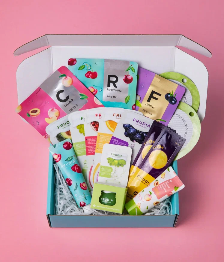 Фрудиа Набор «Фруктовое удовольствие» (маска для лица 3 шт х 20 мл + маска для лица 2 шт х 5 мл +  диски 2 шт х 3 мл + крем для рук 30 г + крем для лица 10 г + пенка-моти 30 г) (Frudia, Контроль себорегуляции) фото 2