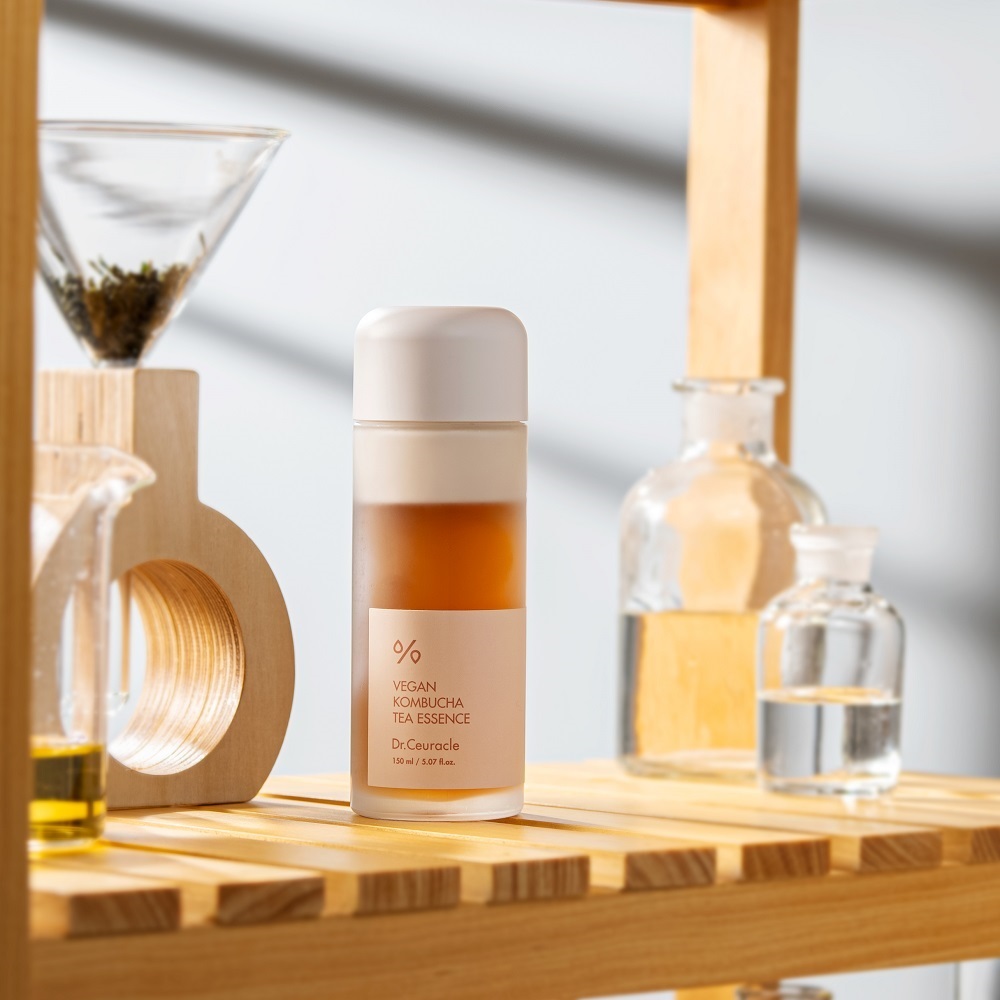 Доктор Сьюрикл Веганская крем-эссенция с чаем комбуча, 150 мл (Dr. Ceuracle, Vegan Kombucha) фото 1