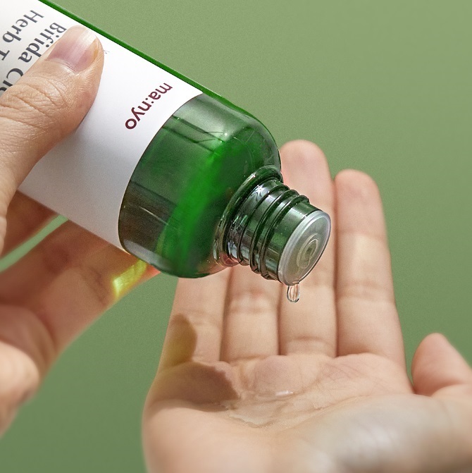 Маньо Очищающий тонер с кислотами и лизатами для чувствительной кожи лица Cica Herb Toner, 210 мл (Manyo, Bifida) фото 2