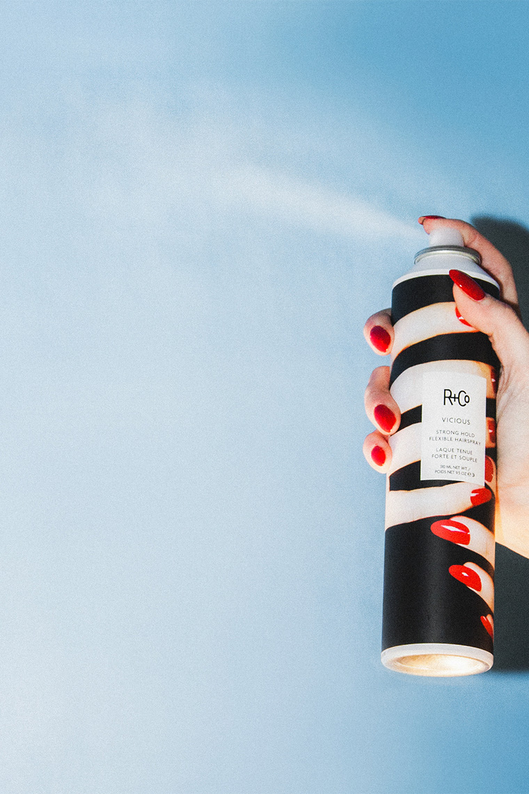  Спрей для укладки волос с подвижной фиксацией Vicious, 310 мл (R+Co, Finish) фото 1
