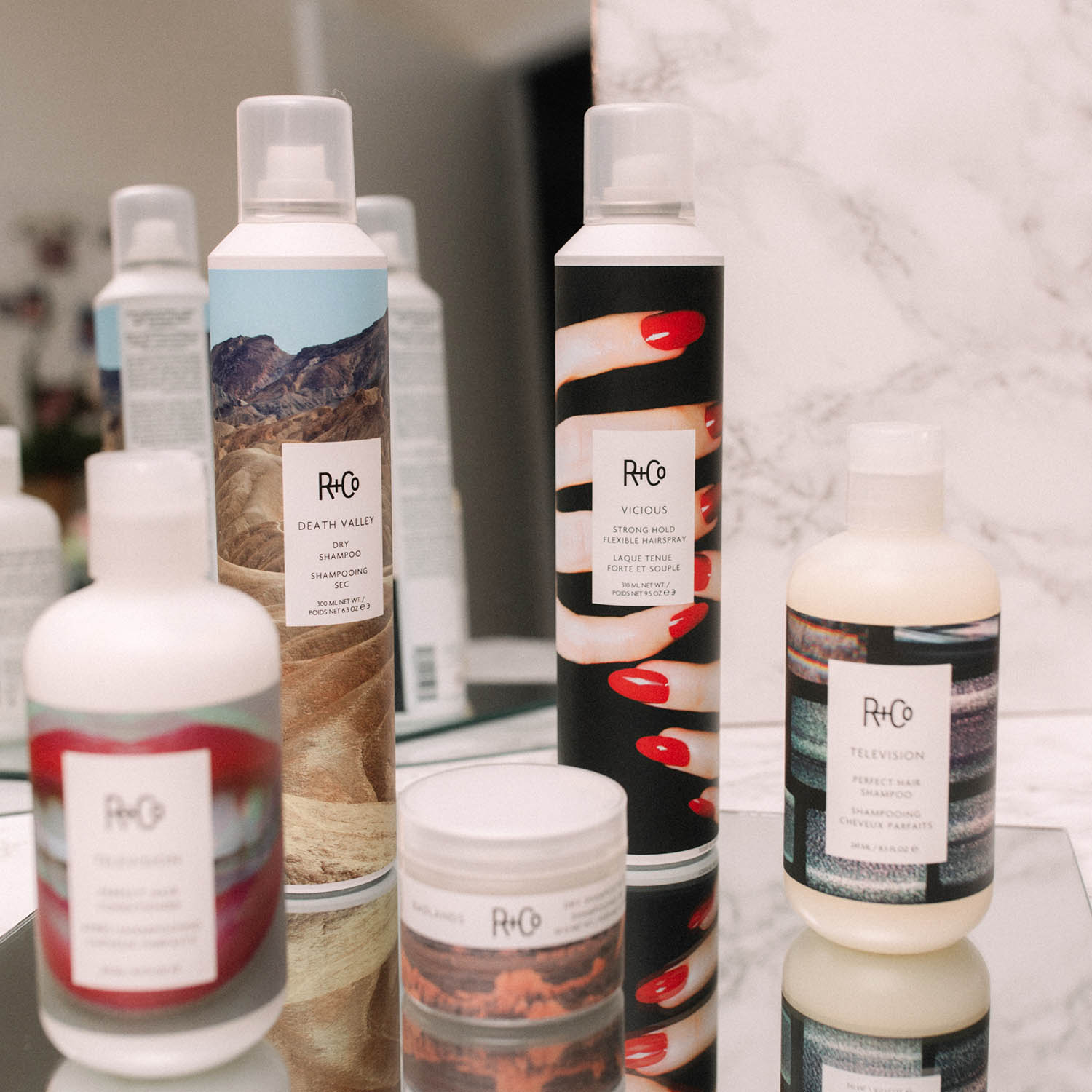  Спрей для укладки волос с подвижной фиксацией Vicious, 310 мл (R+Co, Finish) фото 2