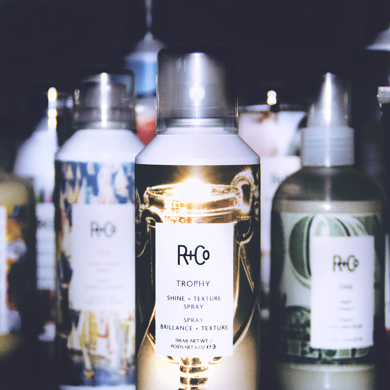  Спрей для текстуры и блеска волос Trophy, 198 мл (R+Co, Texture) фото 1