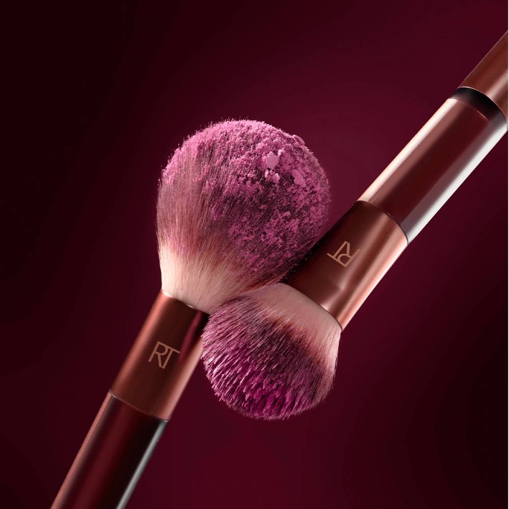 Реал Техникс Двусторонняя кисть для румян It's All Blush Brush (Real Techniques, Cherry on Top) фото 1