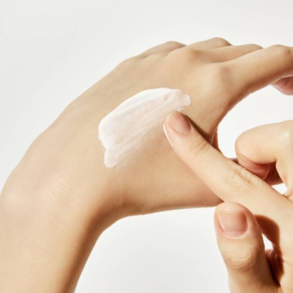 Вераморе Солнцезащитная сыворотка Brightening Glowing Sun Serum SPF50+, 50 мл (Veramore, ) фото 3