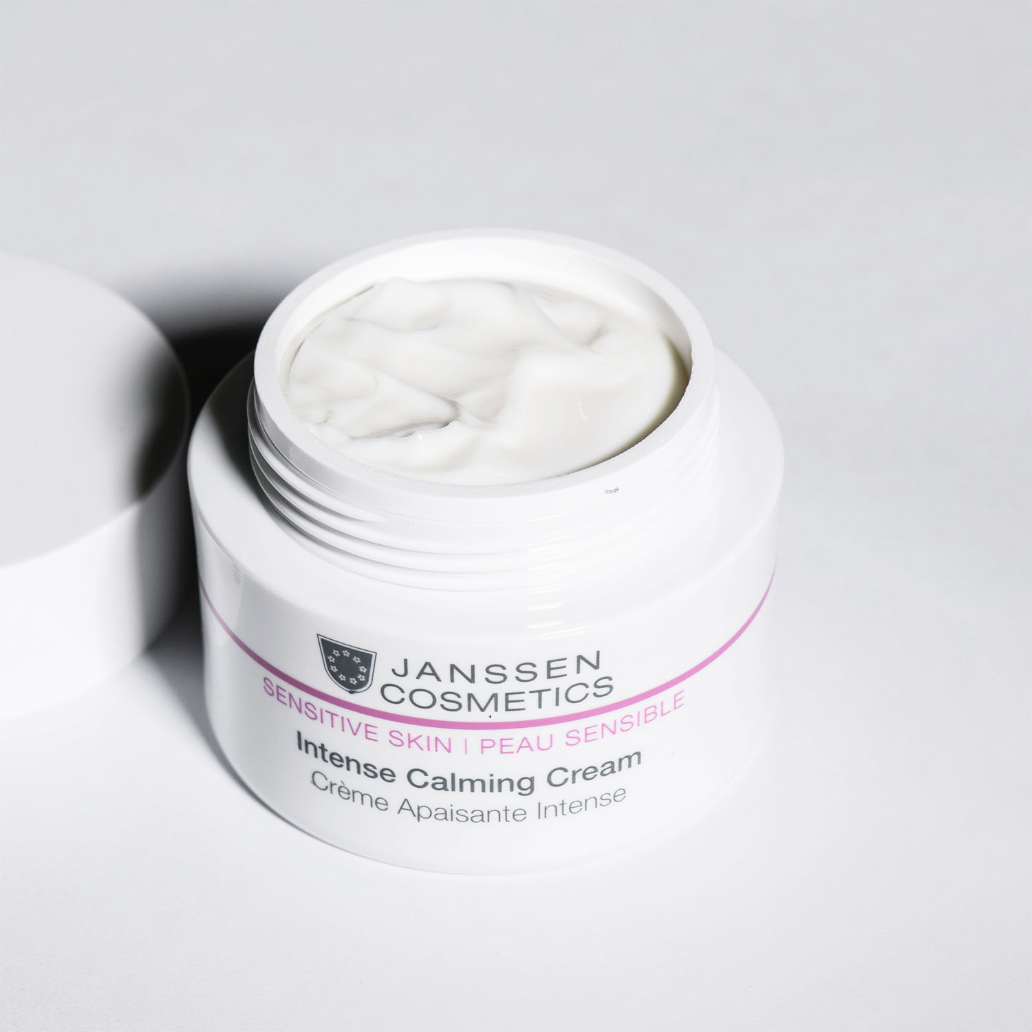 Янсен Косметикс Успокаивающий крем интенсивного действия Intense Calming Cream, 50 мл (Janssen Cosmetics, Sensitive skin) Янсен Косметикс Успокаивающий крем интенсивного действия Intense Calming Cream, 50 мл (Janssen Cosmetics, Sensitive skin) фото 4