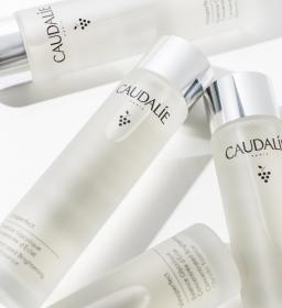 Caudalie Концентрированная Эссенция для Сияния Кожи Concentrated Brightening Glycolic Essence, 150 мл. фото