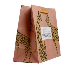 Подарочная упаковка Пакет крафтовый горизонтальный Леопард, 27 х 23 х 11,5 см. фото