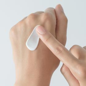 Institut Esthederm Эмульсия для загара Photo Reverse для кожи с неровным цветом, 50 мл. фото