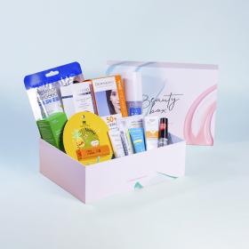 PharmaBeautyBox Beautybox Summer vibe Sunbrella SPF 50 длясухой и нормальнойкожи. фото