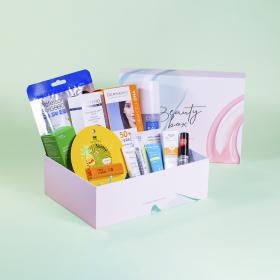 PharmaBeautyBox Beautybox Summer vibe Sunbrella SPF 50 дляжирной и комбинированнойкожи. фото